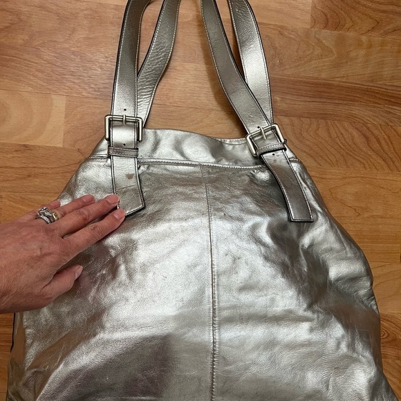 Kenneth Cole 25th Anniversary 1983 Edition SilverTote - Picture 12 of 14